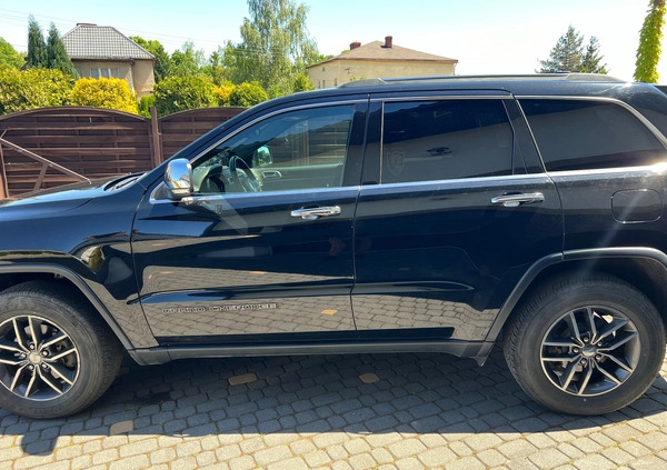 Jeep Grand Cherokee cena 109000 przebieg: 109000, rok produkcji 2018 z Gdynia małe 781